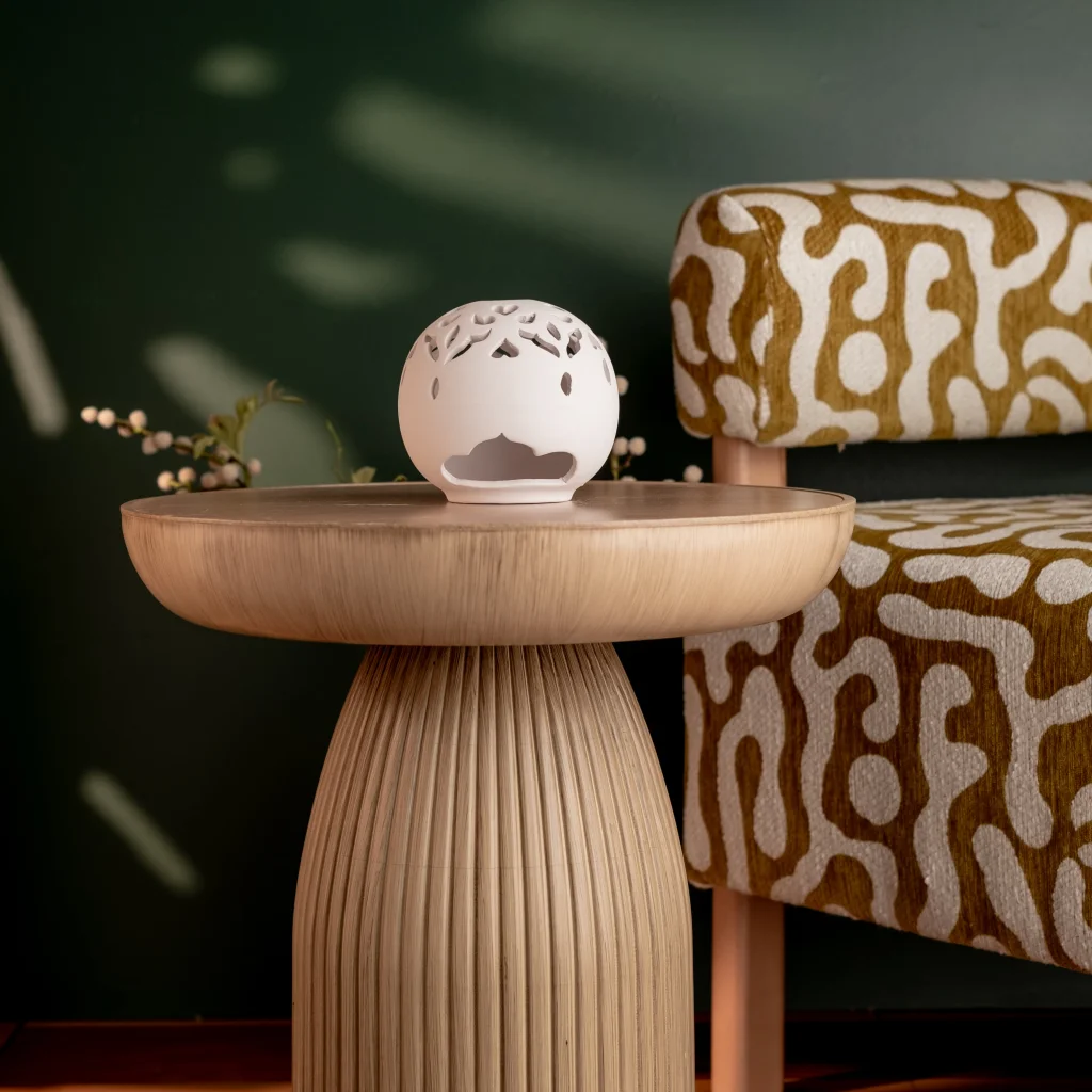 Küçük Oymalı Mumluk